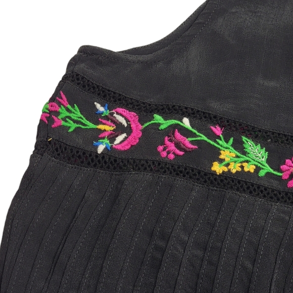 Maeve Carlotta Embroidered Sleeveless Blouse - Picture 8 of 12